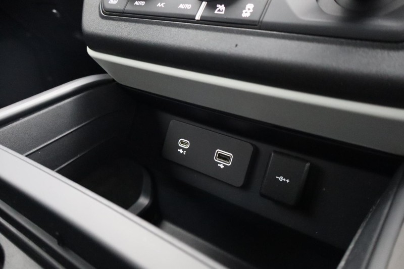 Used Land Rover Defender 2021 for sale - 78064075: Photo 47