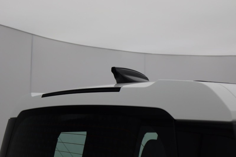 Used Land Rover Defender 2021 for sale - 78064075: Photo 51