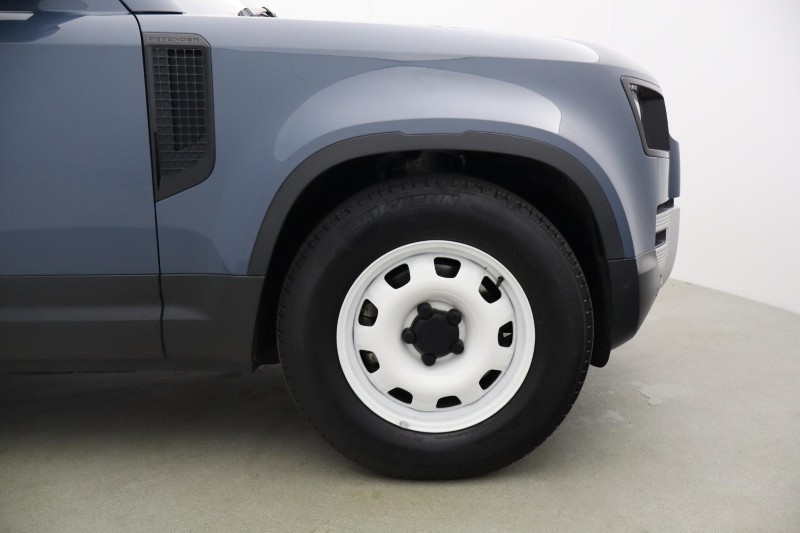 Used Land Rover Defender 2021 for sale - 78064075: Photo 8