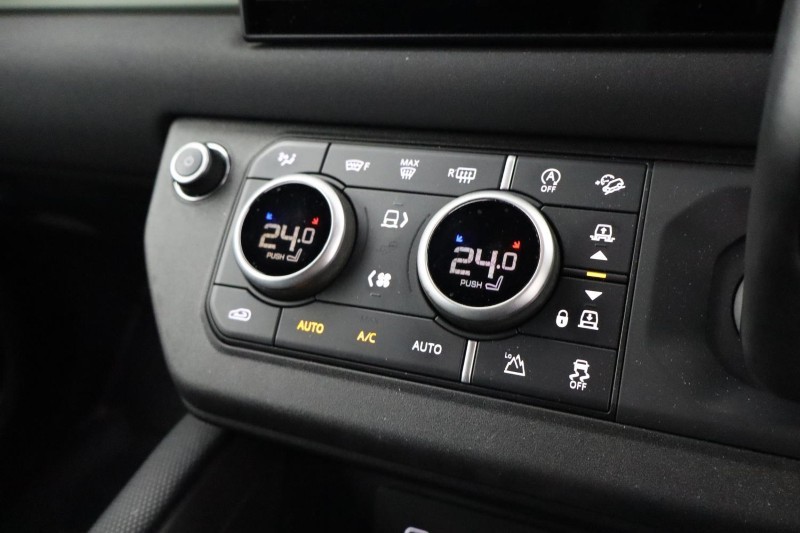 Used Land Rover Defender 2023 for sale - 77619308: Photo 19