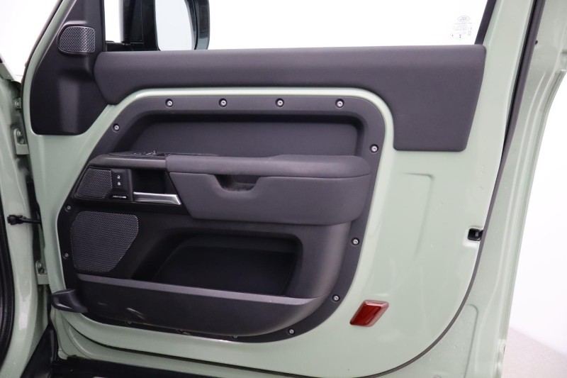 Used Land Rover Defender 2023 for sale - 77619308: Photo 29