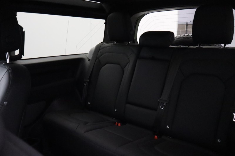 Used Land Rover Defender 2023 for sale - 77619308: Photo 5
