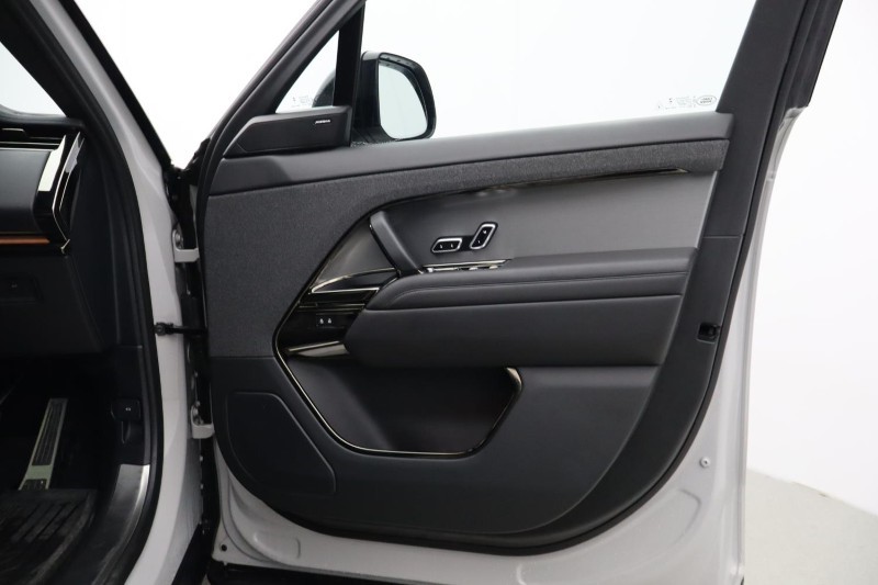 Used Land Rover Range Rover Sport 2024 for sale - 77803990: Photo 48