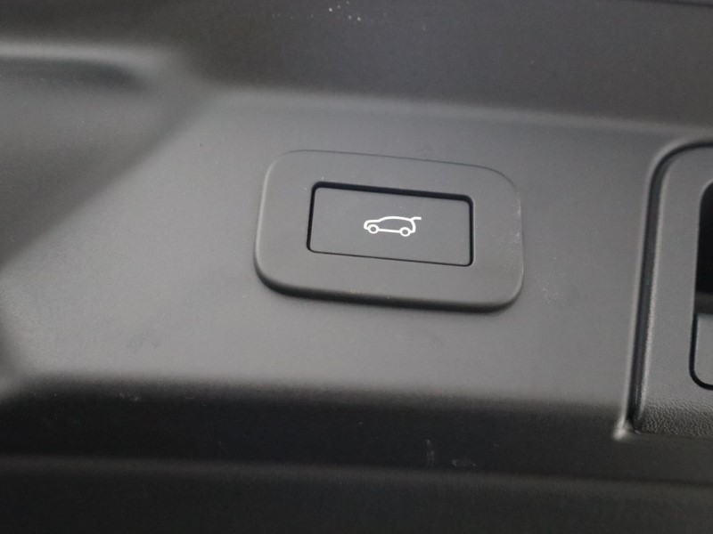 Used Land Rover Range Rover Velar 2025 for sale - 78152741: Photo 29