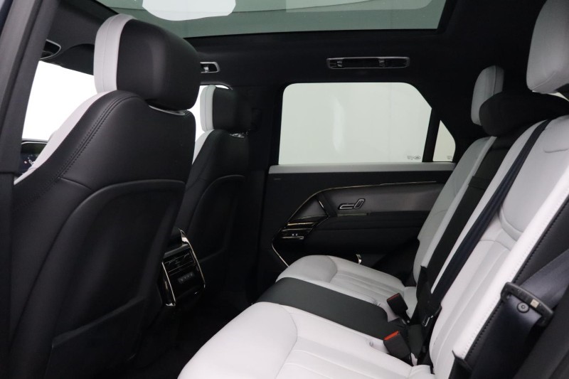 Used Land Rover Range Rover Sport 2025 for sale - 77803963: Photo 4