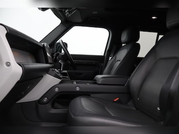 Used Land Rover Defender 2023 for sale - 76981291: Photo