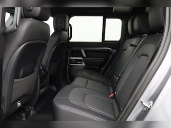 Used Land Rover Defender 2023 for sale - 76981291: Photo