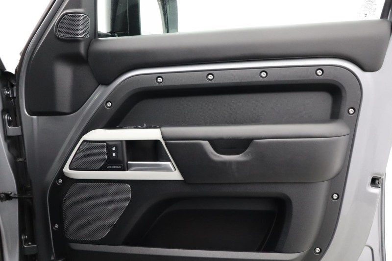 Used Land Rover Defender 2023 for sale - 76981291: Photo 53