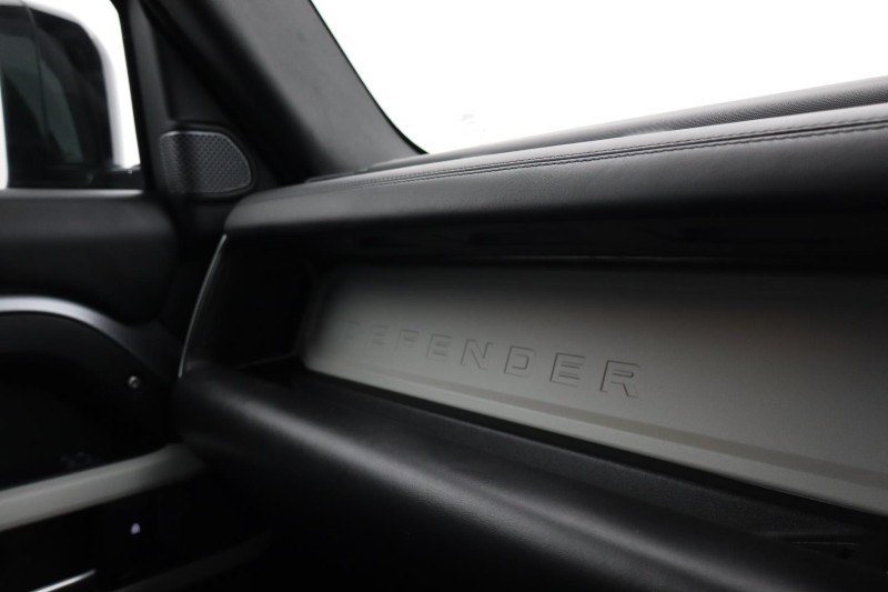 Used Land Rover Defender 2023 for sale - 76981291: Photo 67