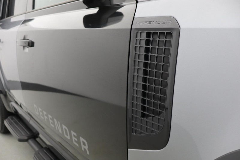 Used Land Rover Defender 2023 for sale - 76981291: Photo 71