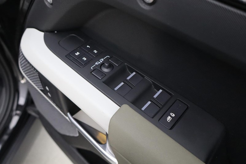 Used Land Rover Defender 2022 for sale - 76981120: Photo 27