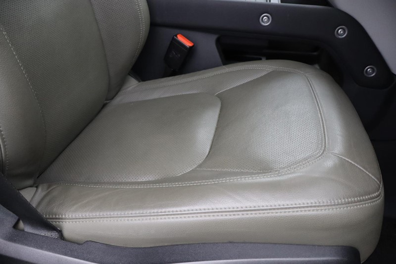 Used Land Rover Defender 2022 for sale - 76981120: Photo 31