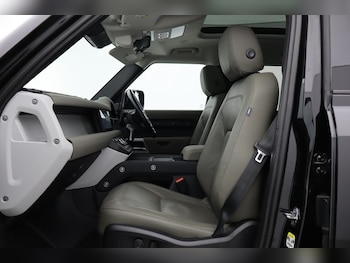 Used Land Rover Defender 2022 for sale - 76981120: Photo