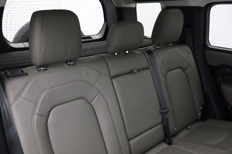 Used Land Rover Defender 2022 for sale - 76981120: Photo 46