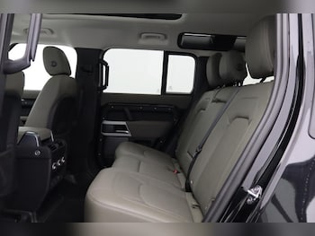 Used Land Rover Defender 2022 for sale - 76981120: Photo