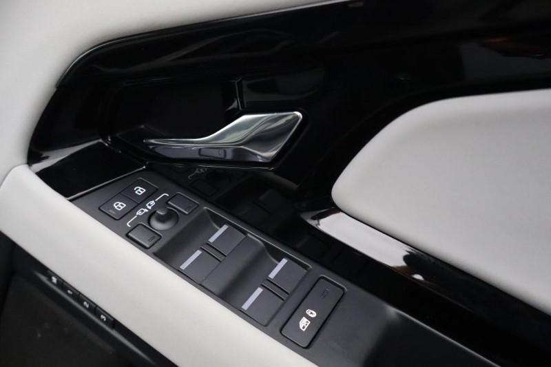 Used Land Rover Range Rover Evoque 2023 for sale - 77834016: Photo 40