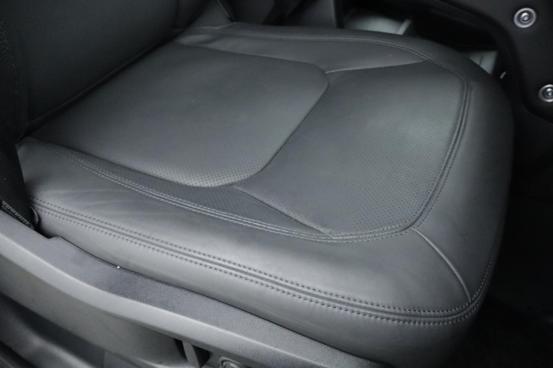 Used Land Rover Defender 2025 for sale - 77528262: Photo 32