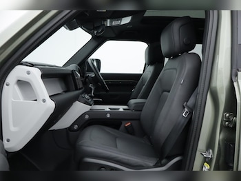 Used Land Rover Defender 2025 for sale - 77528262: Photo