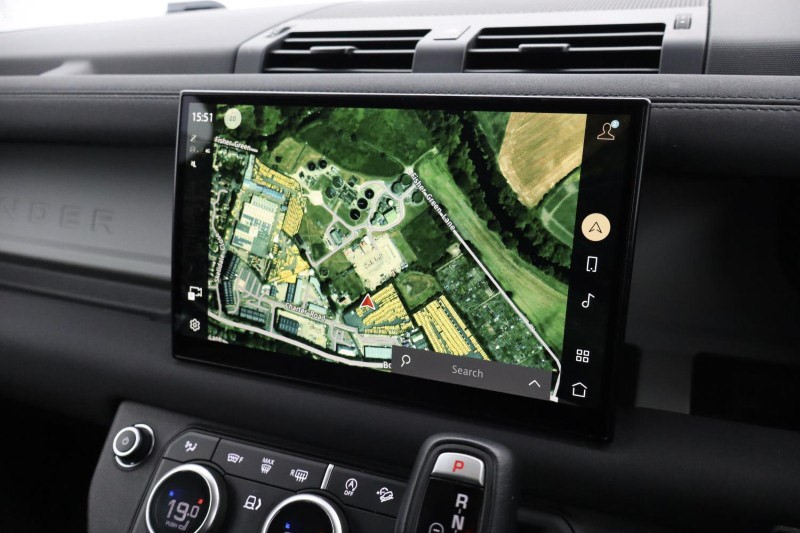 Used Land Rover Defender 2022 for sale - 76982293: Photo 11