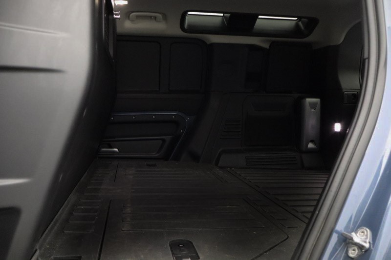 Used Land Rover Defender 2022 for sale - 76982293: Photo 26