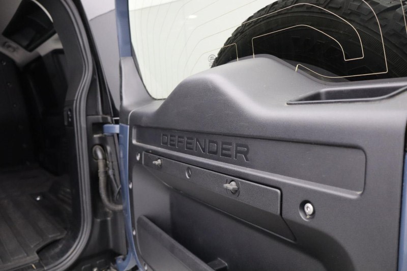 Used Land Rover Defender 2022 for sale - 76982293: Photo 30