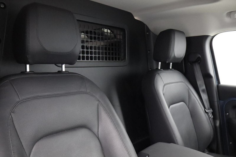 Used Land Rover Defender 2022 for sale - 76982293: Photo 4