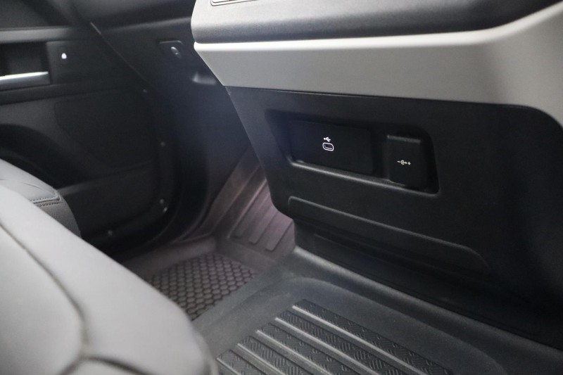 Used Land Rover Defender 2025 for sale - 78199114: Photo 48
