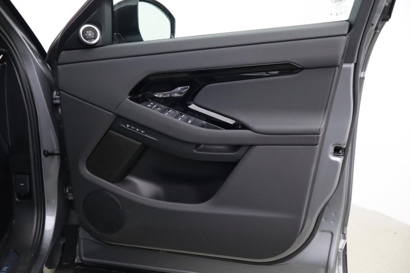 Used Land Rover Range Rover Evoque 2025 for sale - 77665198: Photo 34