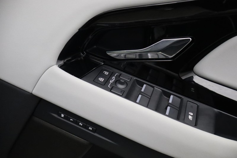 Used Land Rover Range Rover Evoque 2025 for sale - 77997065: Photo 36
