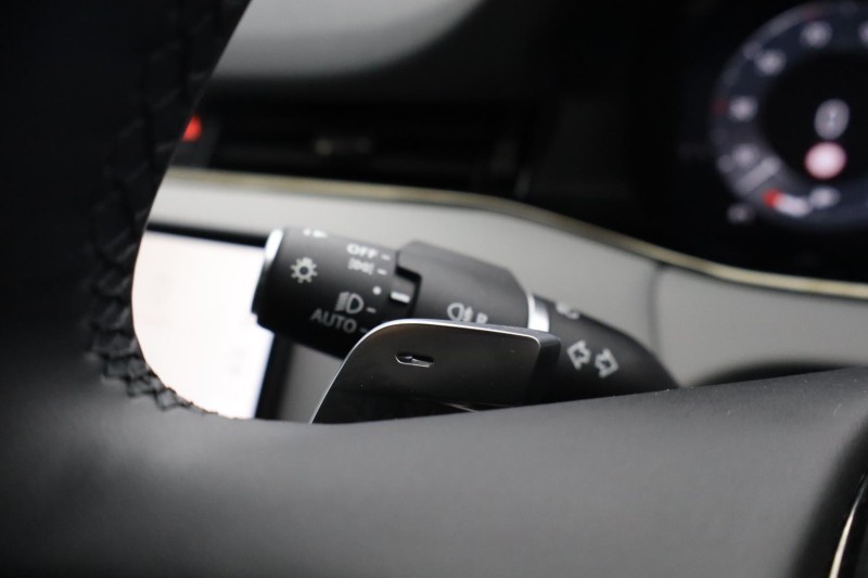 Used Land Rover Range Rover Evoque 2025 for sale - 77997065: Photo 54