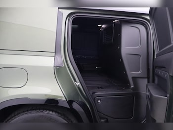 Used Land Rover Defender 2026 for sale - 79456768: Photo
