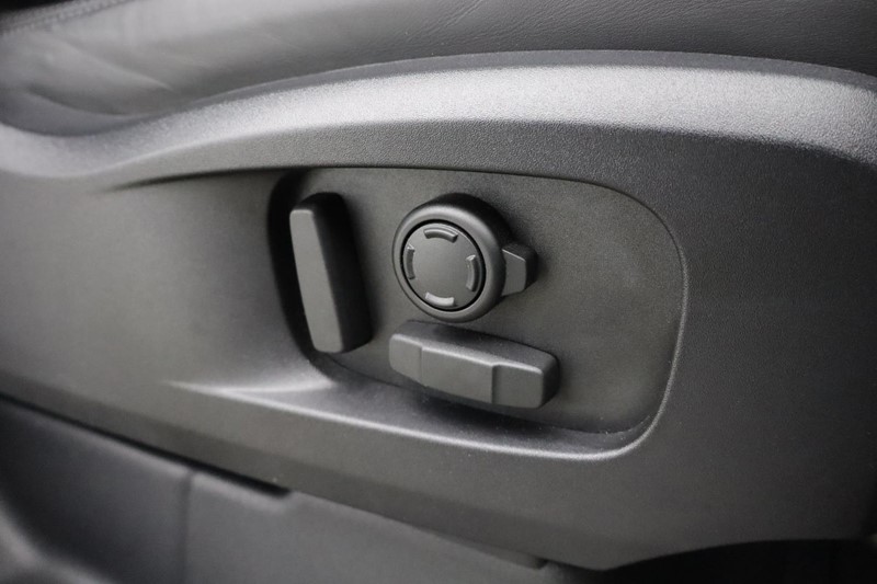 Used Land Rover Defender 2024 for sale - 77459863: Photo 32