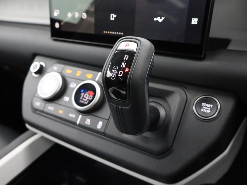 Used Land Rover Defender 2025 for sale - 76981238: Photo 13