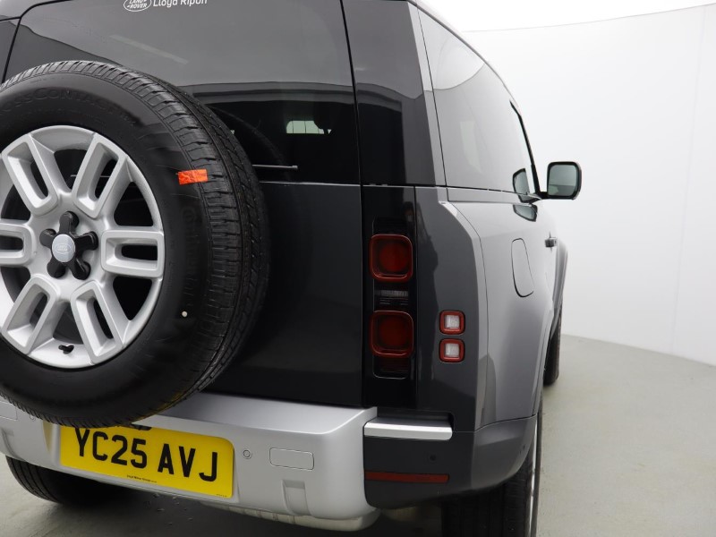 Used Land Rover Defender 2025 for sale - 76981238: Photo 24