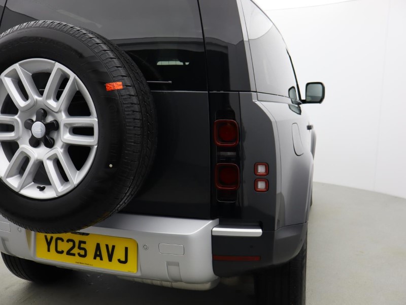 Used Land Rover Defender 2025 for sale - 76981238: Photo 25