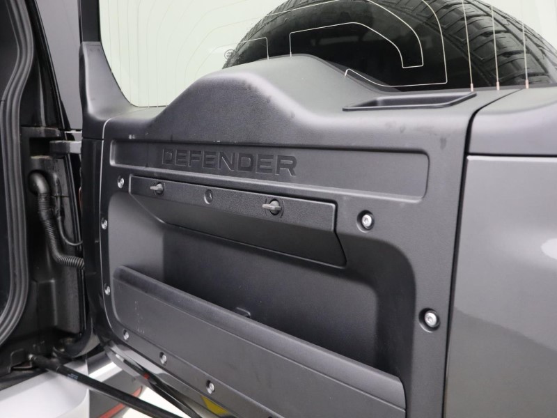 Used Land Rover Defender 2025 for sale - 76981238: Photo 28