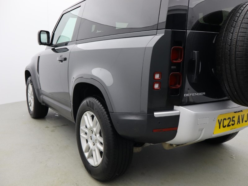 Used Land Rover Defender 2025 for sale - 76981238: Photo 29