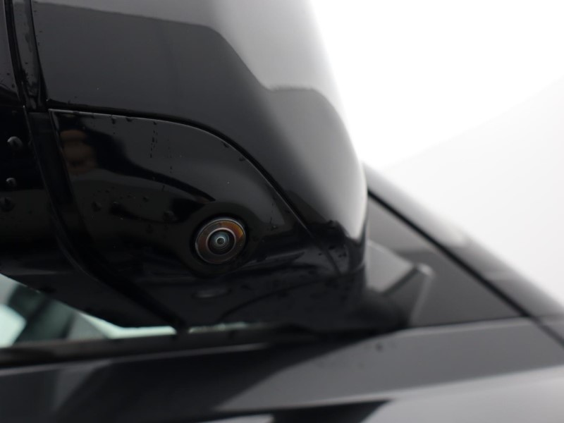 Used Land Rover Defender 2025 for sale - 76981238: Photo 31