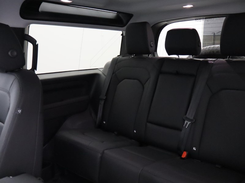 Used Land Rover Defender 2025 for sale - 76981238: Photo 4