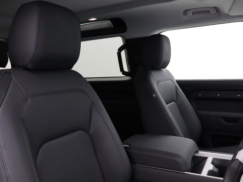 Used Land Rover Defender 2025 for sale - 76981238: Photo 43