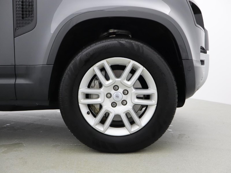 Used Land Rover Defender 2025 for sale - 76981238: Photo 8