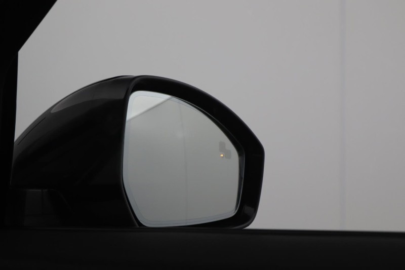 Used Land Rover Range Rover Velar 2025 for sale - 78199112: Photo 47