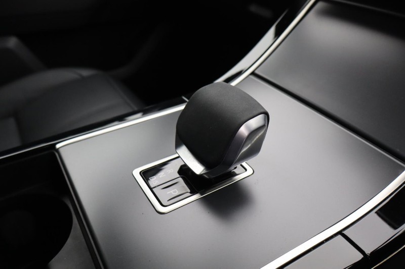 Used Land Rover Range Rover Velar 2025 for sale - 76981408: Photo 13