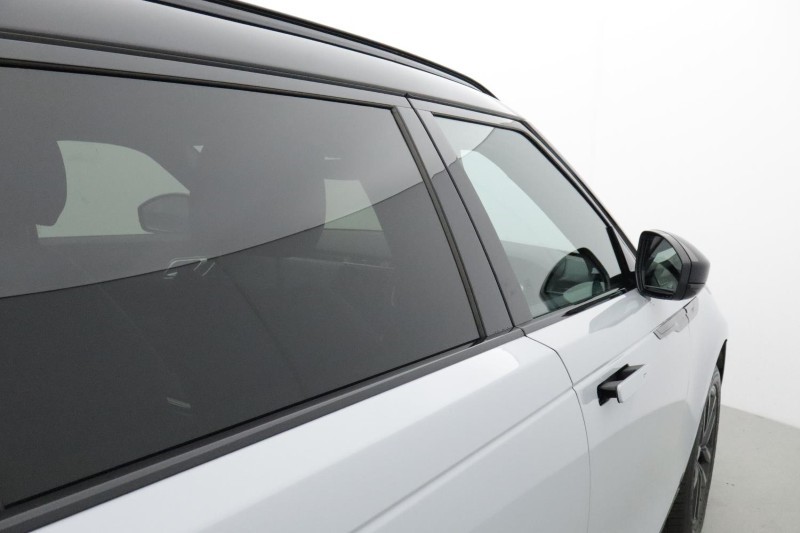 Used Land Rover Range Rover Velar 2025 for sale - 76981408: Photo 45