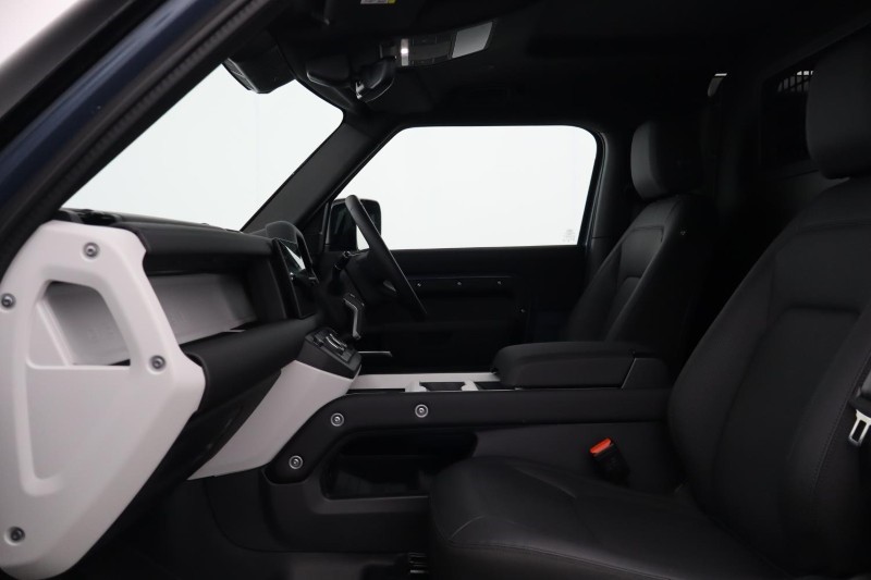 Used Land Rover Defender 2025 for sale - 77888376: Photo 3