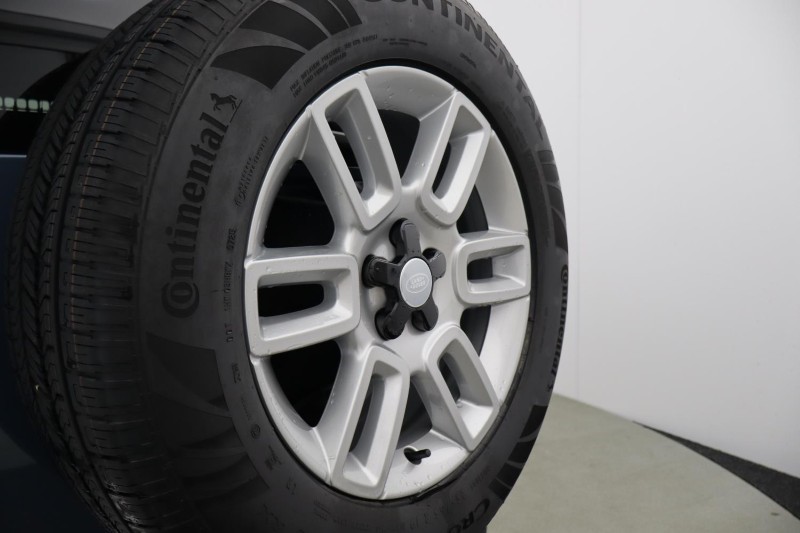 Used Land Rover Defender 2025 for sale - 77888376: Photo 31