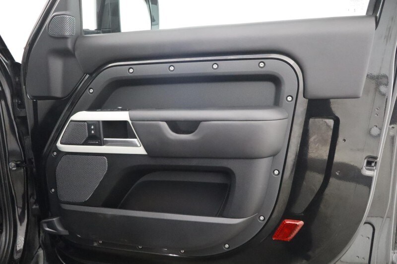 Used Land Rover Defender 2021 for sale - 78175989: Photo 32