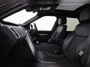 Used Land Rover Discovery 2023 for sale - 77888372: Photo