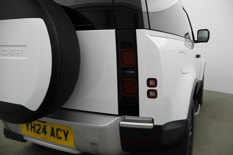 Used Land Rover Defender 2024 for sale - 78067154: Photo 24