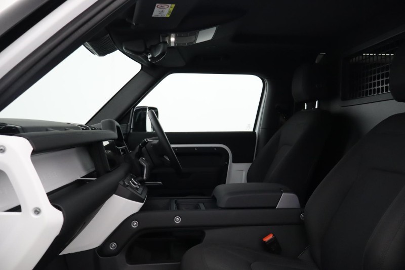 Used Land Rover Defender 2024 for sale - 78067154: Photo 3